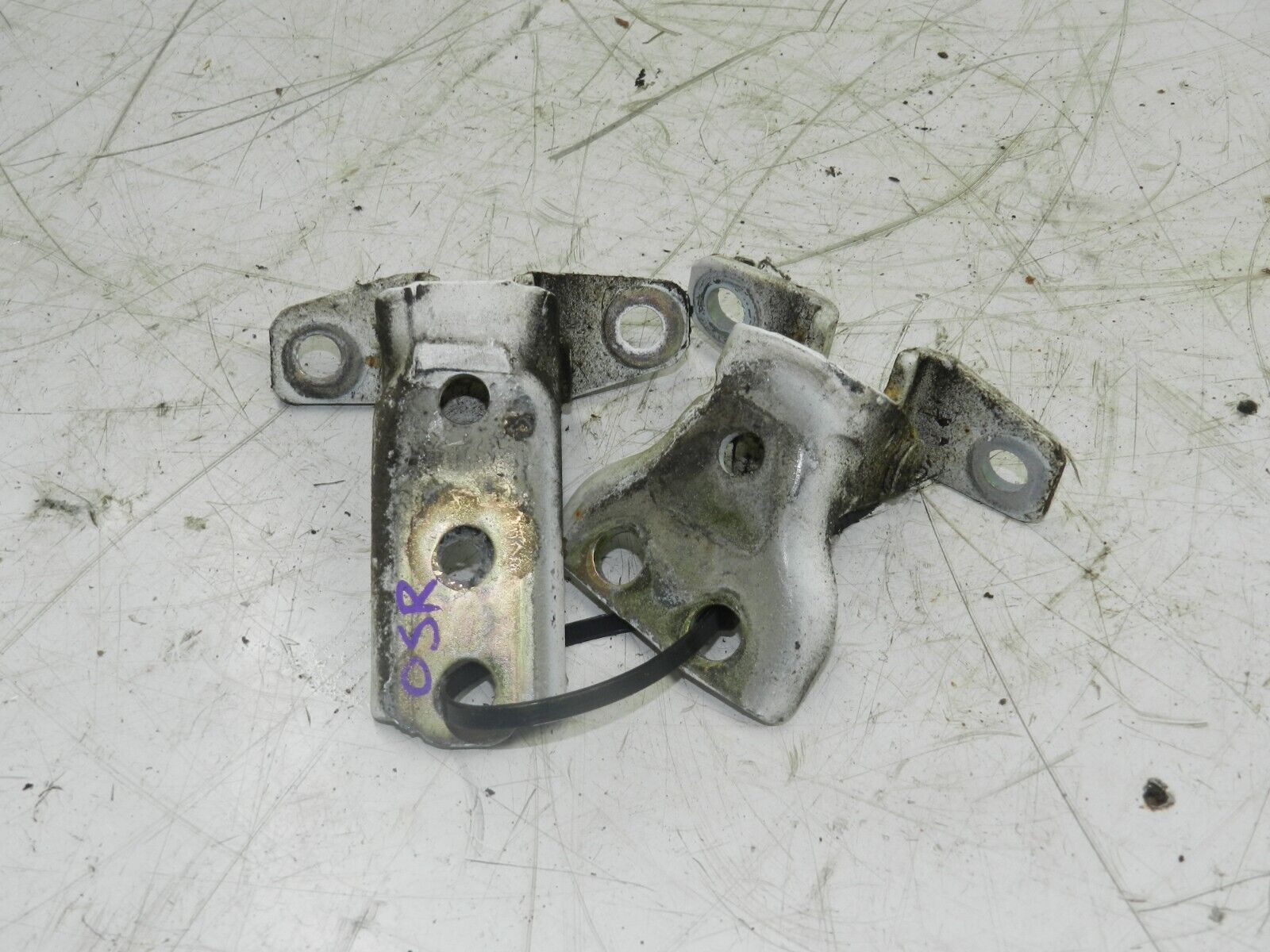 2006 MITSUBISHI SHOGUN PININ DRIVER SIDE REAR DOOR HINGES - Image 3
