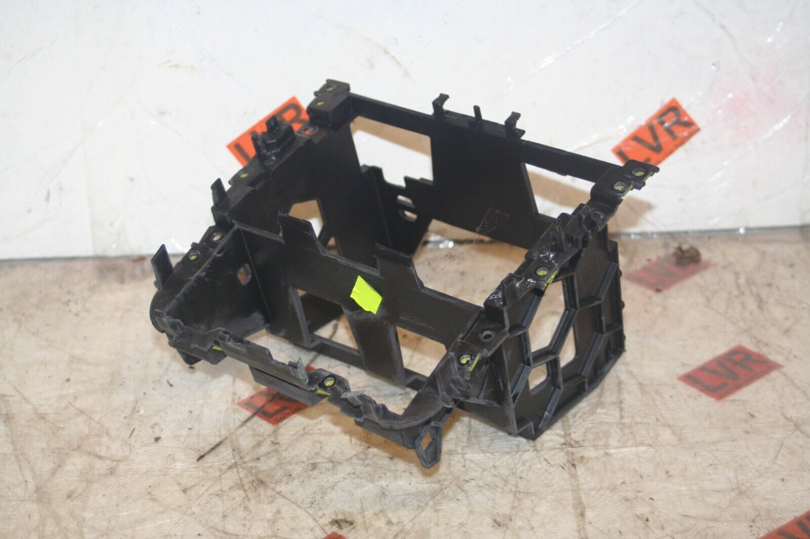 2005 VOLKSWAGEN GOLF MK5. CENTRE CONSOLE MOUNTING RADIO FRAME DOUBLE DIN - Image 2