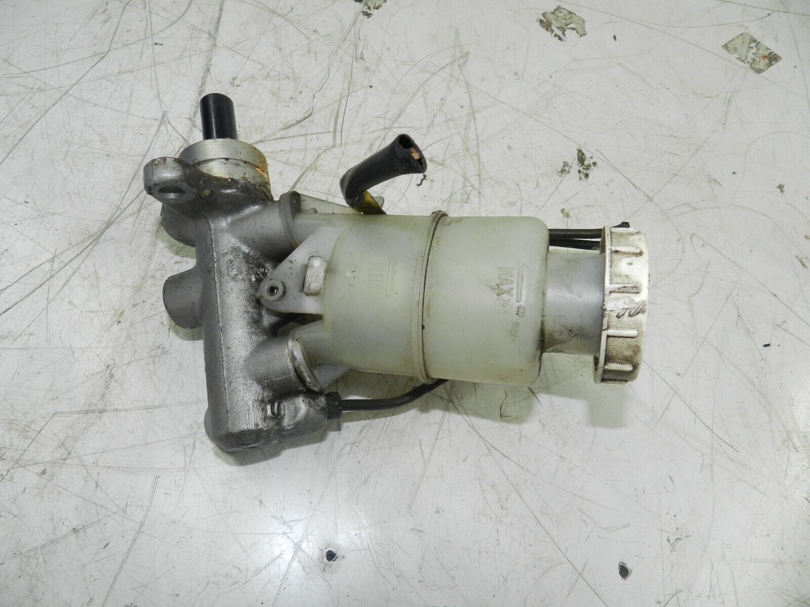 2006 MITSUBISHI SHOGUN PININ BRAKE MASTER CYLINDER - Image 3