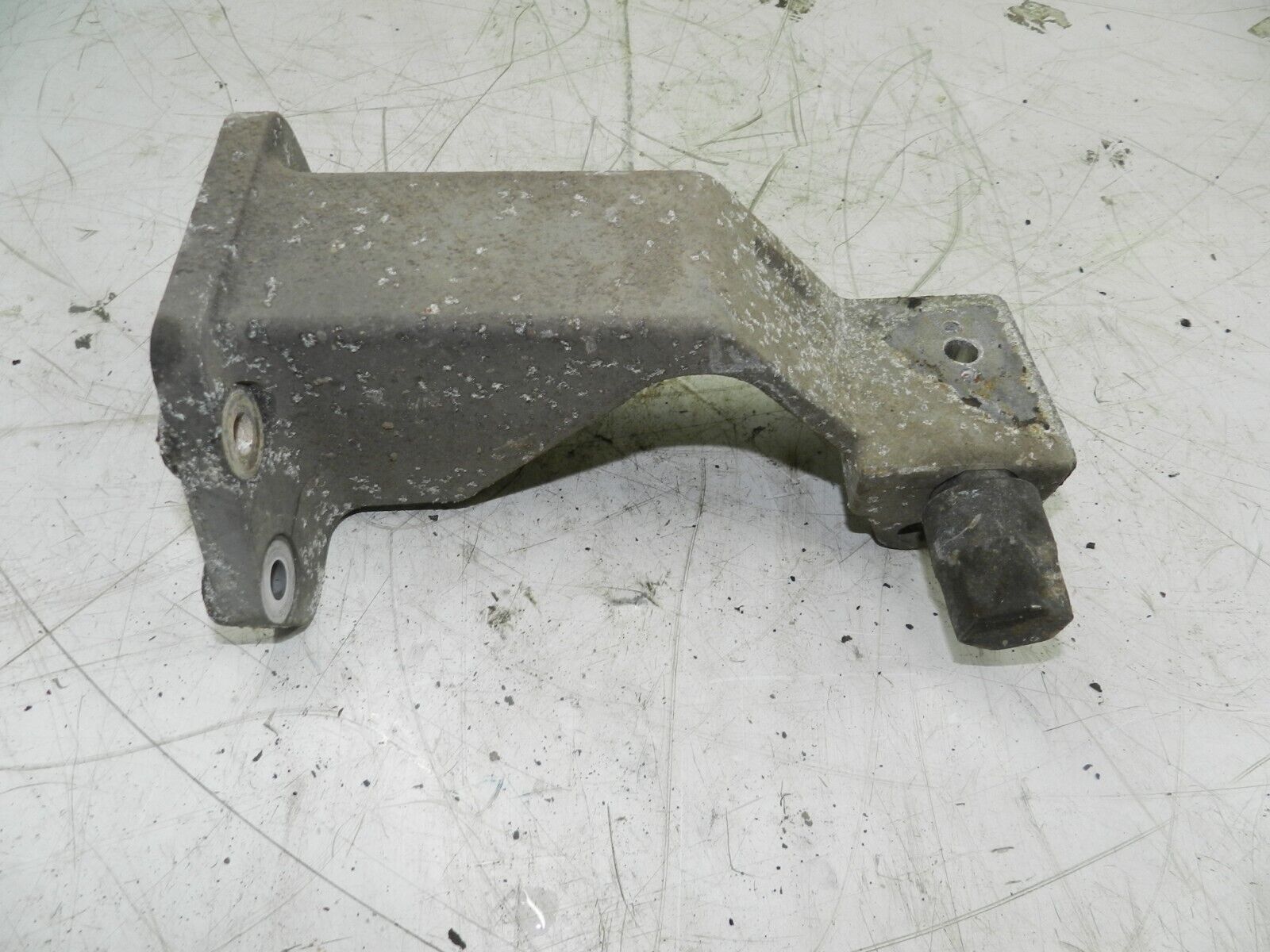2006 MITSUBISHI SHOGUN PININ ENGINE MOUNT