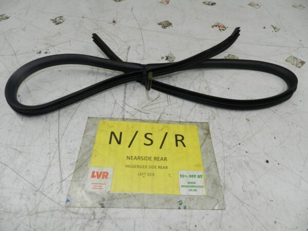 2006 MITSUBISHI SHOGUN PININ PASSENGER SIDE REAR DOOR RUBBER SEAL