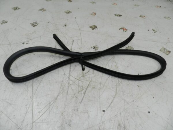 2006 MITSUBISHI SHOGUN PININ PASSENGER SIDE REAR DOOR RUBBER SEAL - Image 2