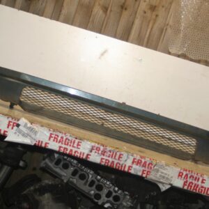 1994 MITSUBISHI PAJERO SHOGUN. FRONT GRILLE