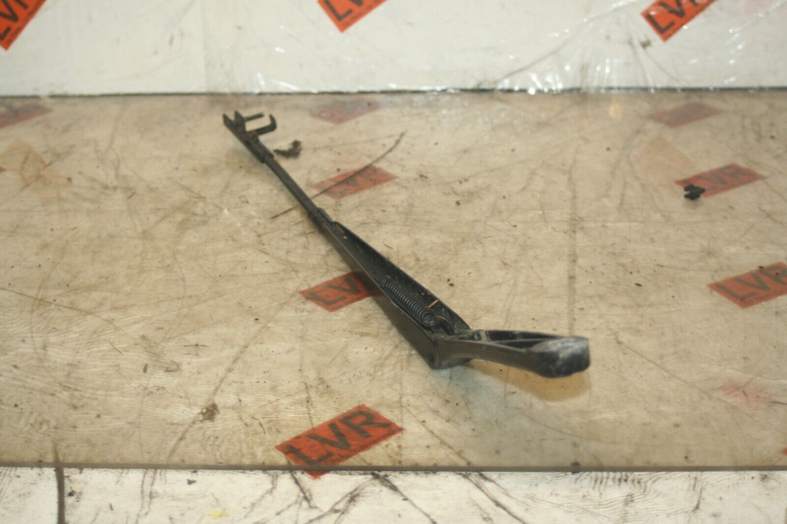 2005 VOLKSWAGEN GOLF MK5. WIPER ARM - Image 2