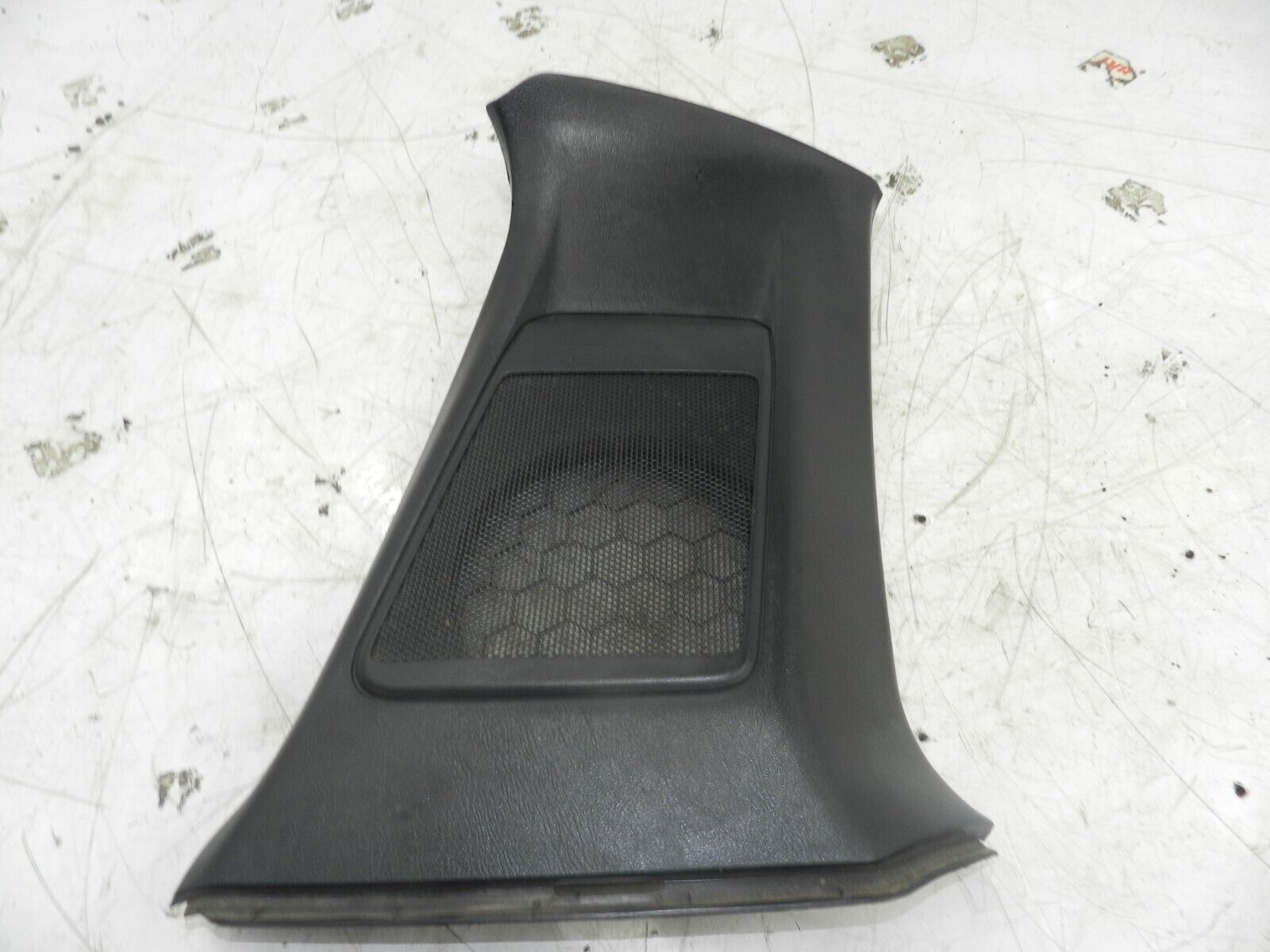 2006 MITSUBISHI SHOGUN PININ C PILLAR TRIM PASSENGER SIDE