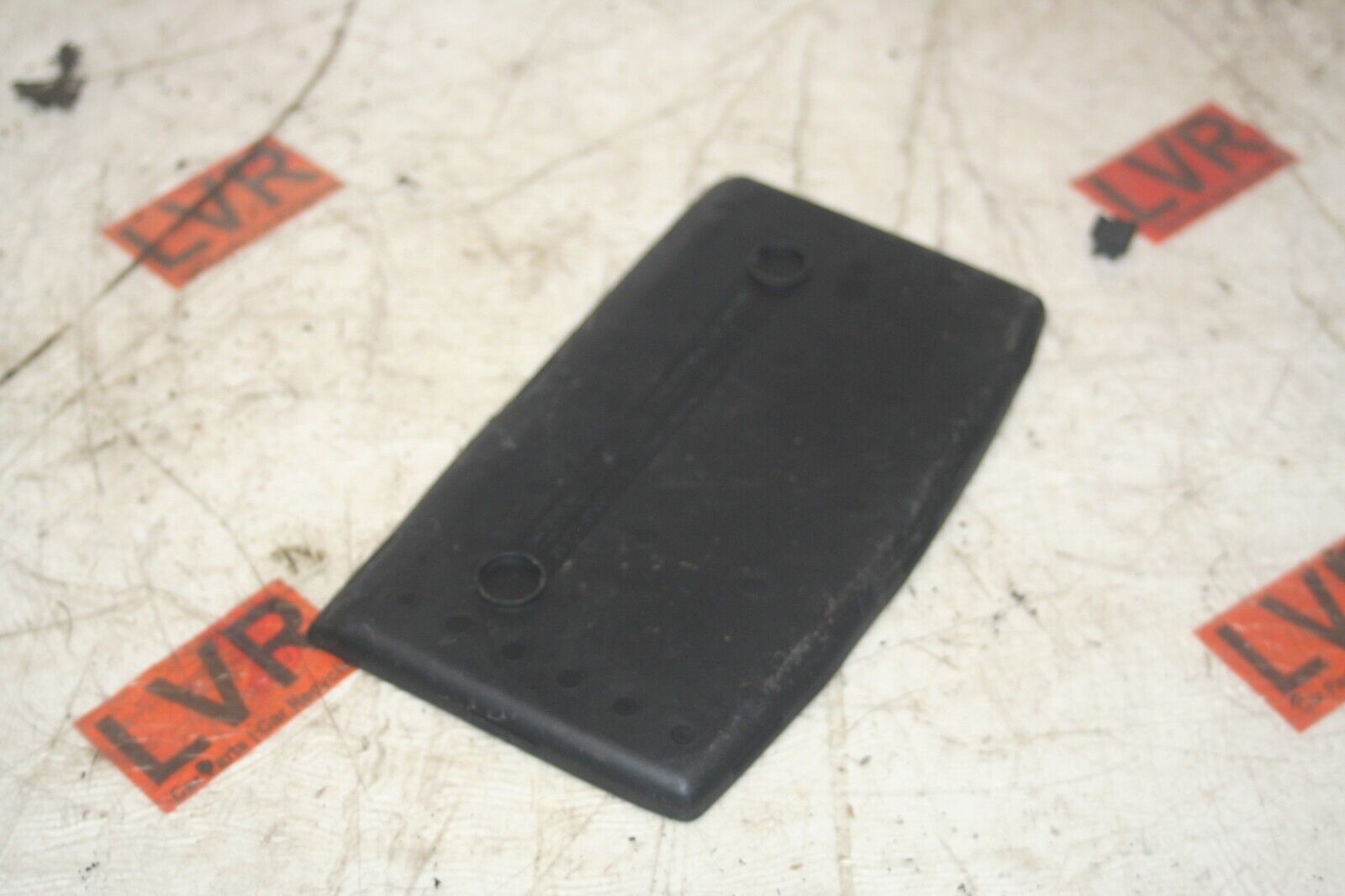 2005 VOLKSWAGEN GOLF MK5. CUBBY HOLE POCKET RUBBER MAT - Image 2