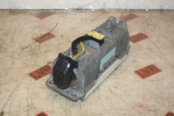 2005 VOLKSWAGEN GOLF MK5. PASSENGER DASHBOARD AIRBAG - Image 2
