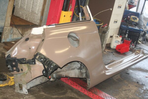 2013 VAUXHALL ADAM 1.4 PETROL MANUAL. DRIVER REAR QUARTER AND SEAL CUT SECTION - Image 3
