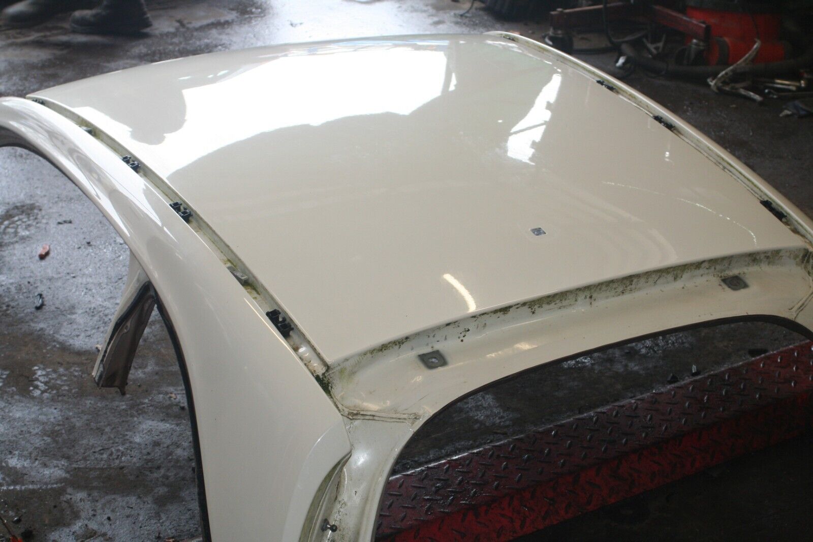 2013 VAUXHALL ADAM 1.4 PETROL MANUAL. ROOF PANEL CUT SECTION
