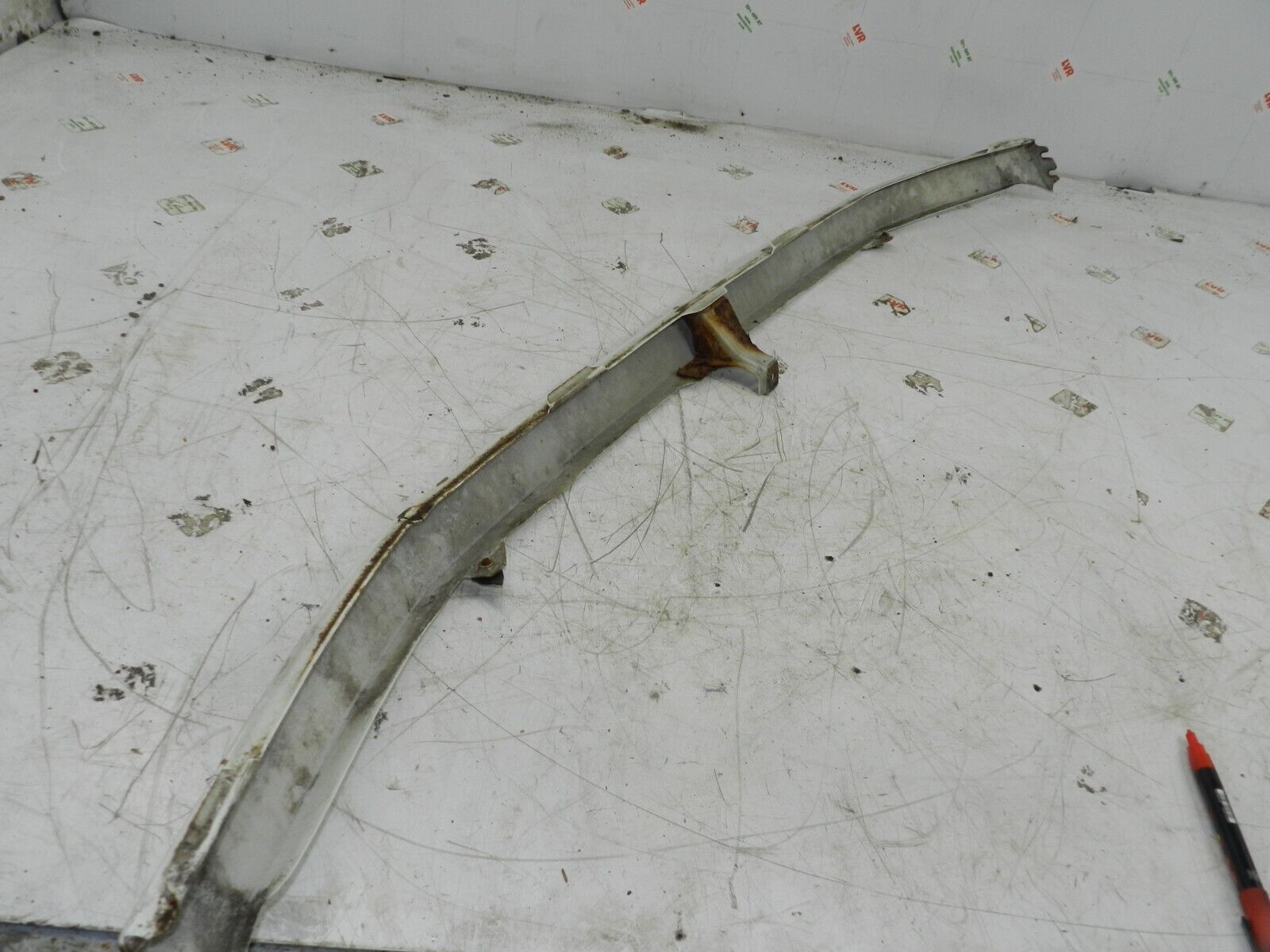 2006 MITSUBISHI SHOGUN PININ FRONT BUMPER HEADLIGHT TRIM IN WHITE GRILL RADIATOR - Image 6