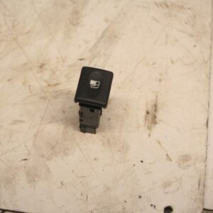 2001 LAND ROVER DISCOVERY 2 TD5. FUEL RELEASE SWITCH BUTTON
