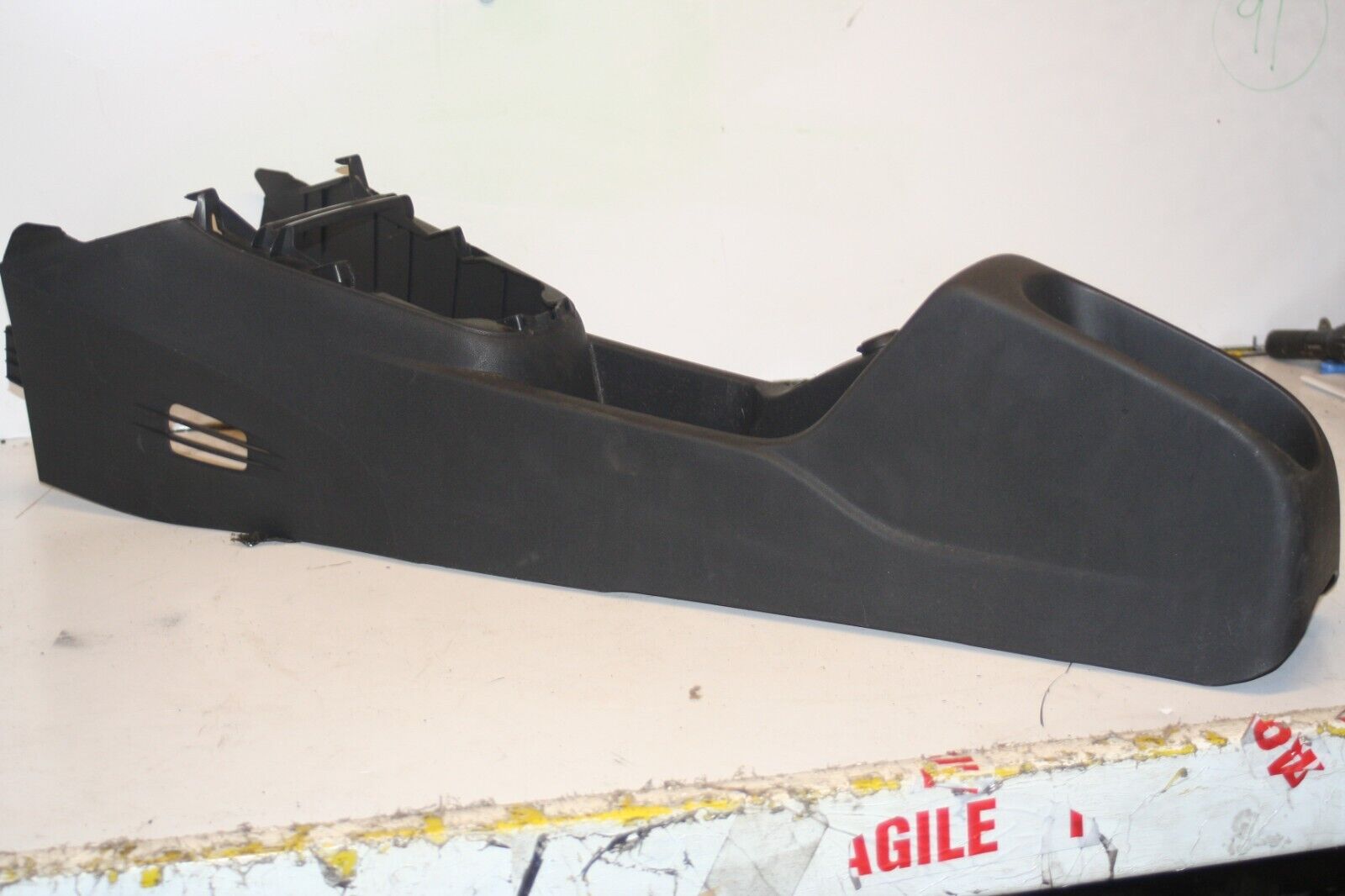 2010 CITROEN DS3. CENTRE CONSOLE 9684070077
