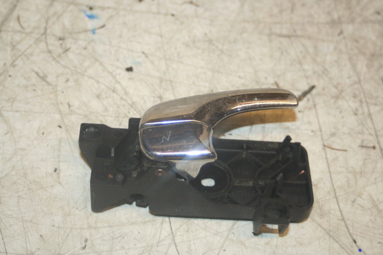 JAGUAR S TYPE. DRIVER SIDE FRONT INTERNAL DOOR HANDLE