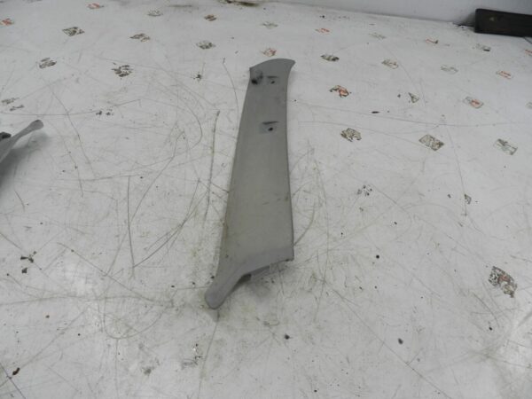 2006 MITSUBISHI SHOGUN PININ DRIVER SIDE A PILLAR TRIM - Image 3