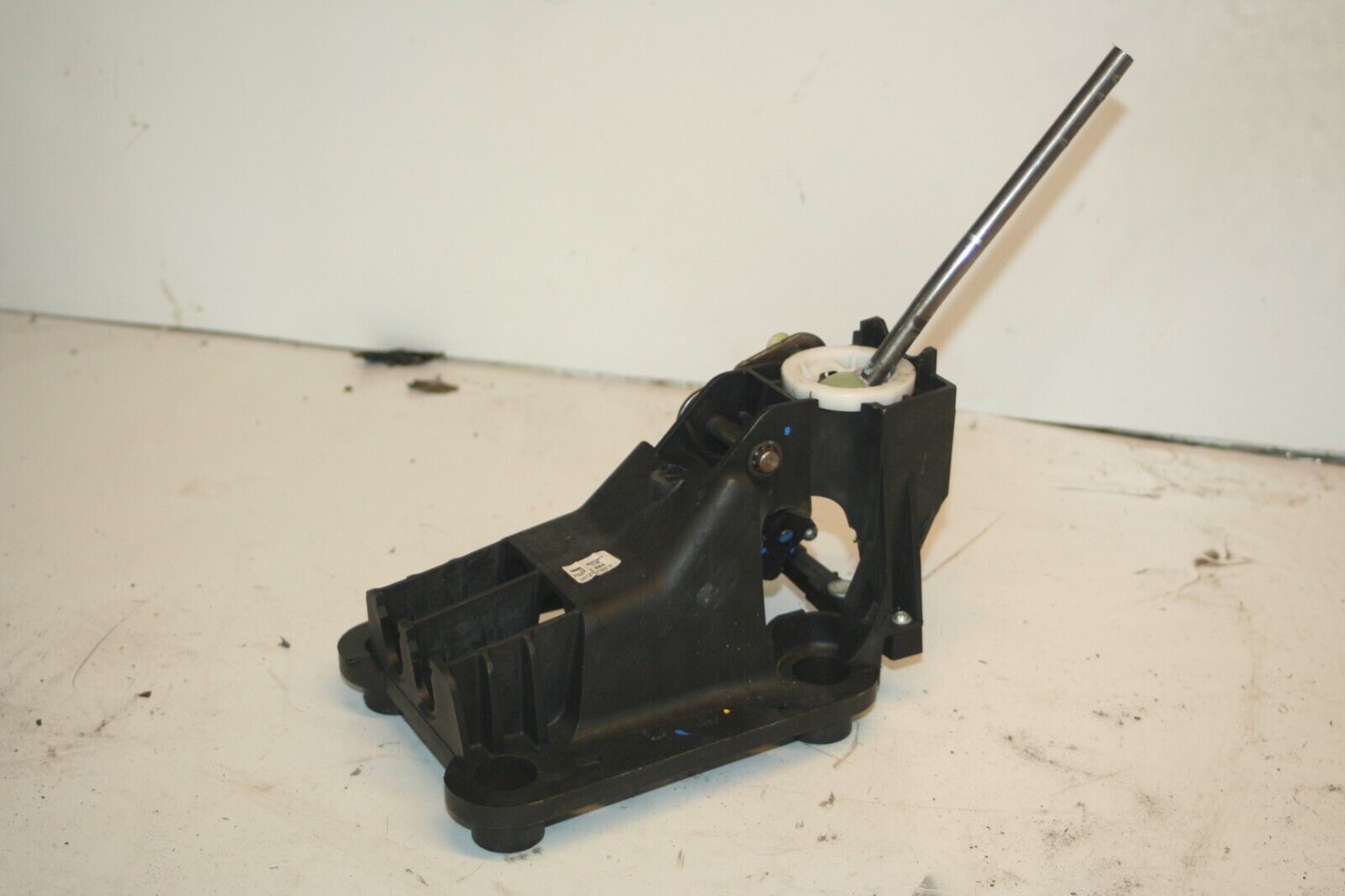 2010 CITROEN DS3. GEAR SELECTOR LEVER - Image 2