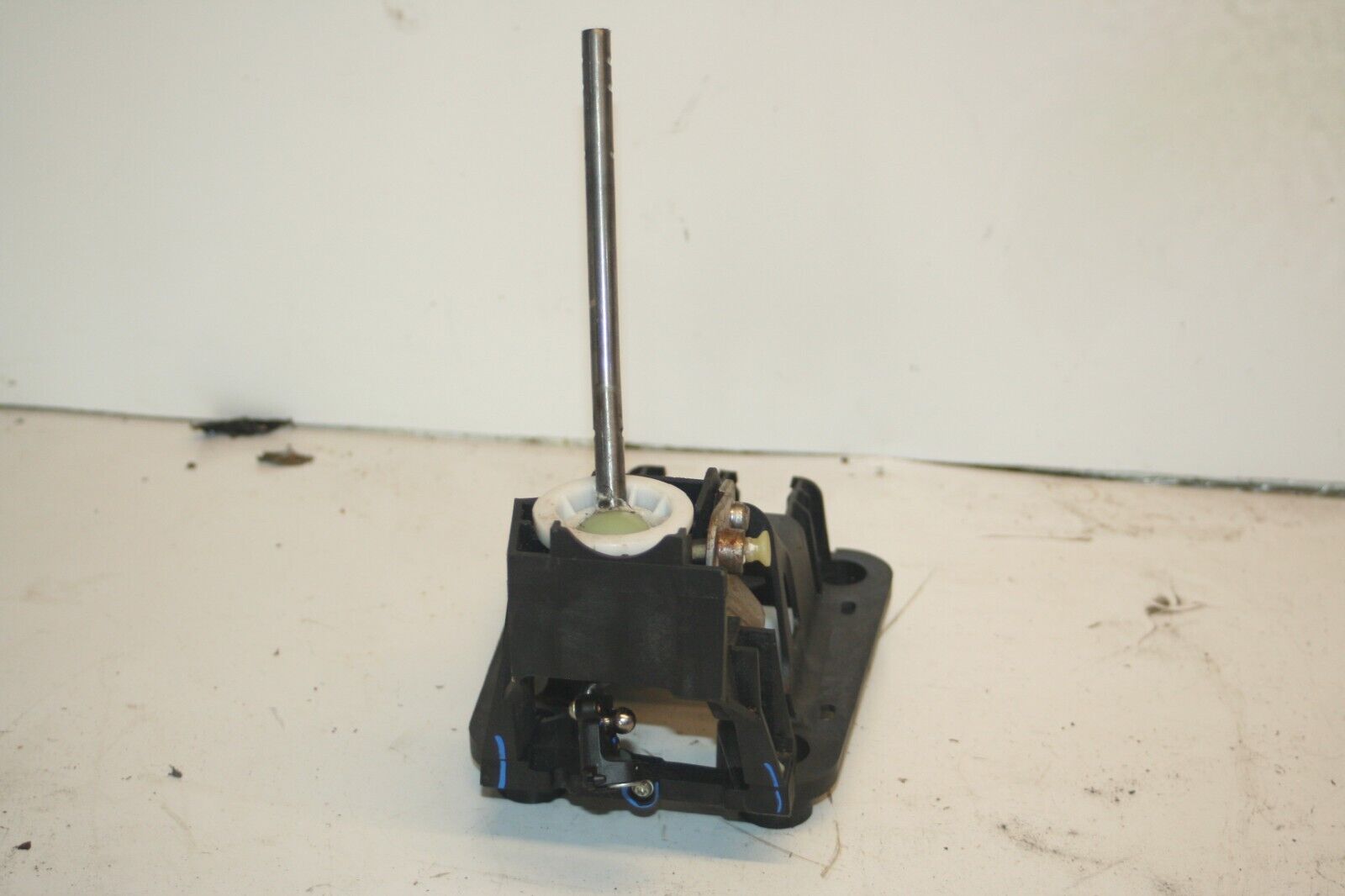 2010 CITROEN DS3. GEAR SELECTOR LEVER - Image 3