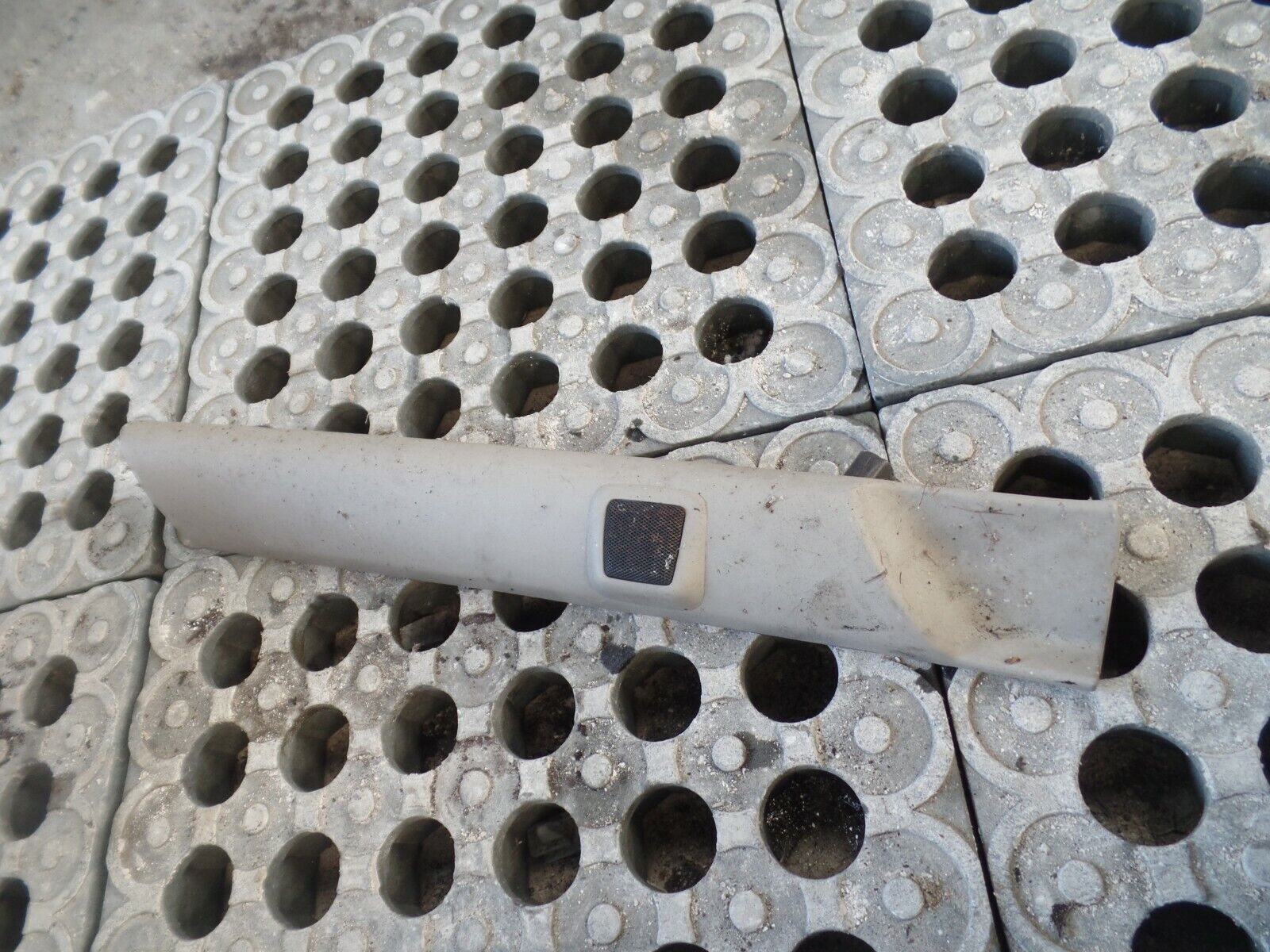 Landrover Discovery TD5 2.5 Drivers Side O/S/F A Pillar Trim