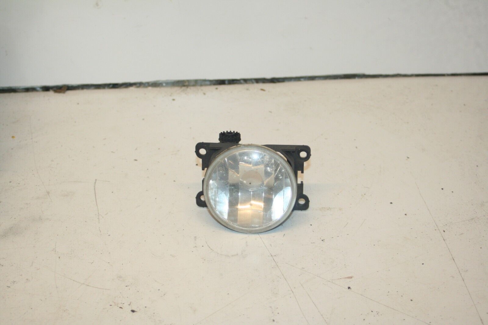 2010 CITROEN DS3. PASSENGER SIDE FOG LIGHT