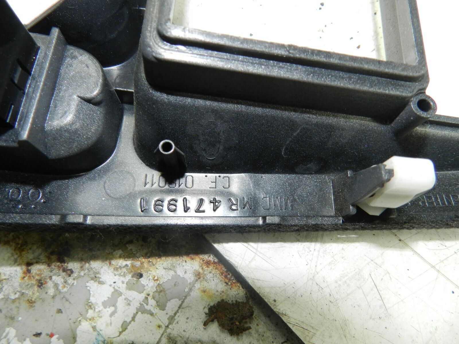 2006 MITSUBISHI SHOGUN PININ CENTRE CONSOLE FRAME TRIM DASHBOARD - Image 2