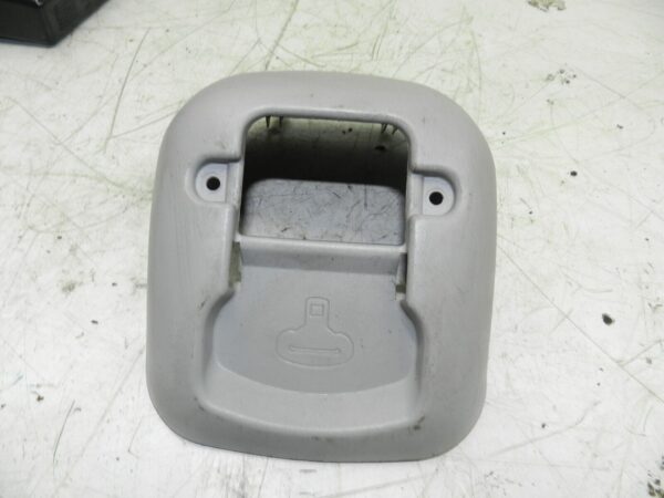 2006 MITSUBISHI SHOGUN PININ REAR SEATBELT SURROUND