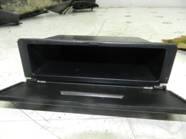 2006 MITSUBISHI SHOGUN PININ STORAGE POCKET CUBBY HOLE - Image 2