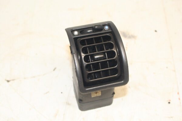 2001 LAND ROVER DISCOVERY 2 TD5. ROOF AIR BLOWER VENT