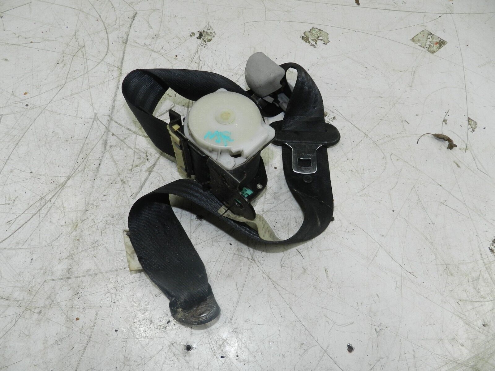 2006 MITSUBISHI SHOGUN PININ PASSENGER SIDE REAR SEAT BELT - Image 2