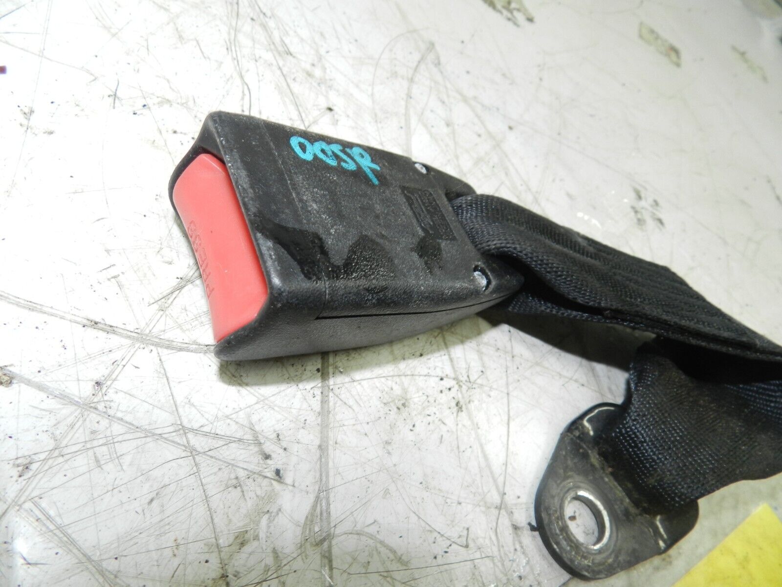 2006 MITSUBISHI SHOGUN PININ DRIVER SIDE REAR SEAT BELT BUCKLE - Image 2