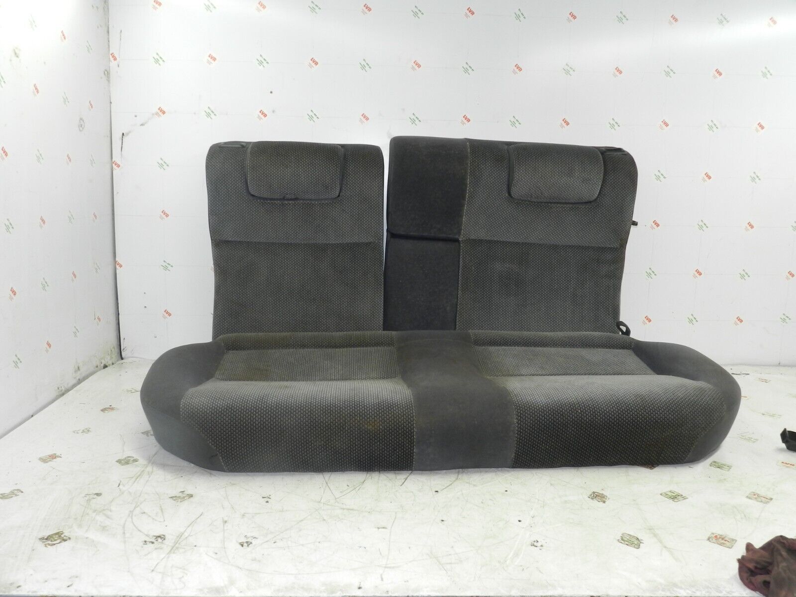 1993 FORD GRANADA DORCHESTER. REAR BENCH SEATS 3RD ROW