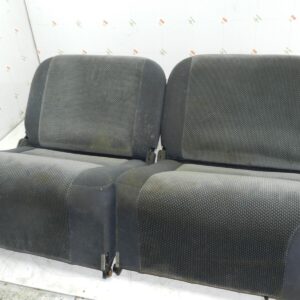1993 FORD GRANADA DORCHESTER. REAR BENCH SEATS MIDDLE 2ND ROW