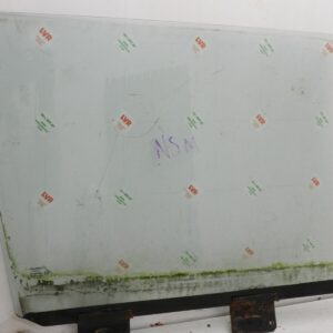 1993 FORD GRANADA DORCHESTER. PASSENGER SIDE MIDDLE WINDOW GLASS