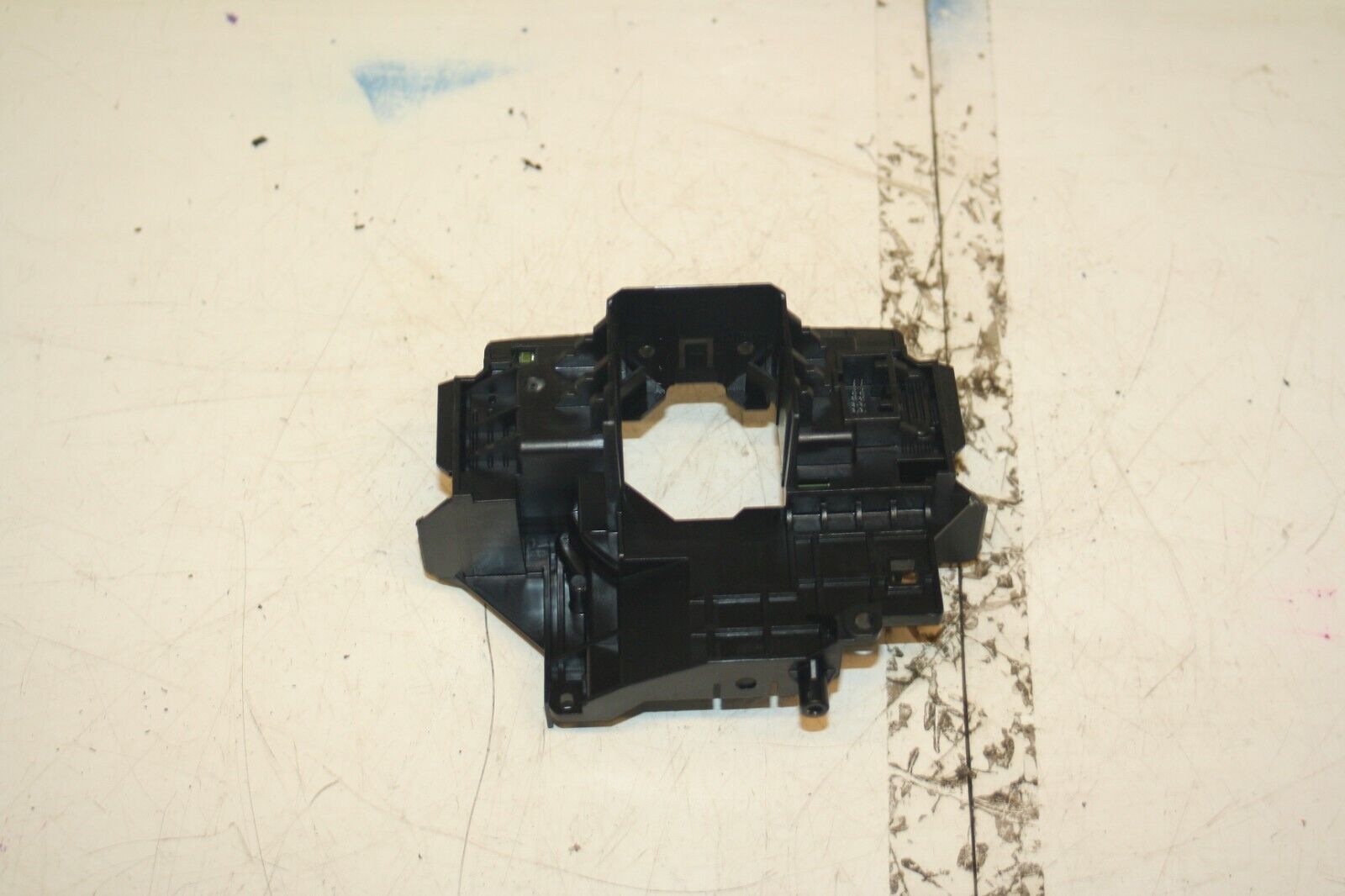 (6B) 2013 FORD FOCUS 1.0 ECOBOOST. SQUIB CLOCK RING HOUSING - Image 2