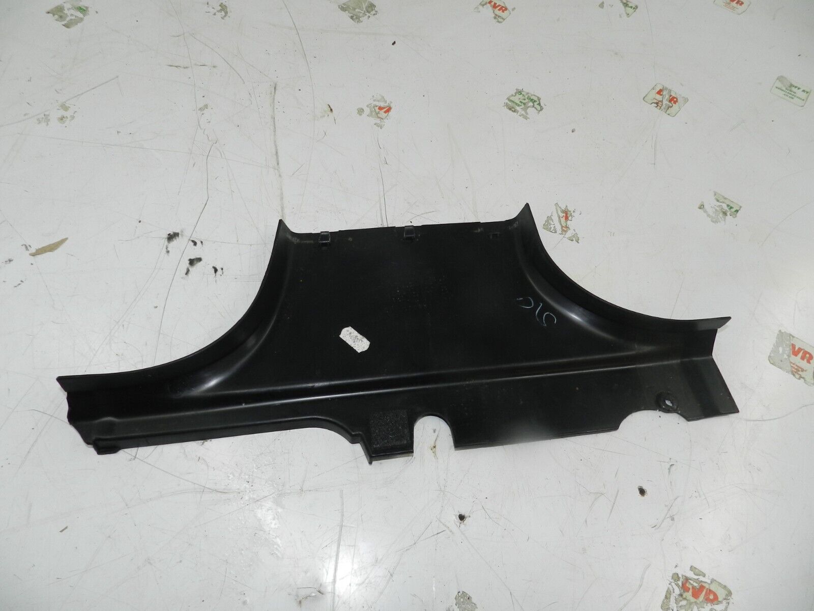 2006 LAND ROVER FREELANDER 1 FACELIFT L314. PASSENGER SIDE B PILLAR TRIM - Image 2