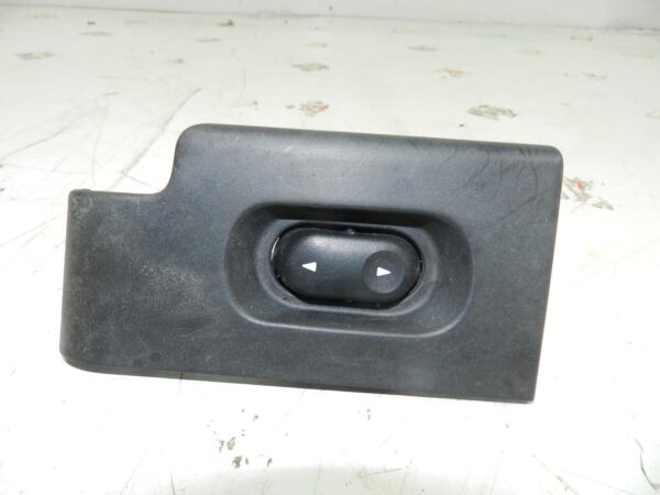 2006 LAND ROVER FREELANDER 1 FACELIFT L314. WINDOW SWITCH PASSENGER REAR - Image 2
