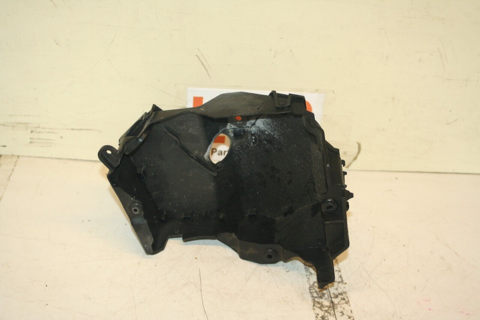 (6B) 2013 FORD FOCUS 1.0 ECOBOOST. GEAR BOX COVER - Image 2