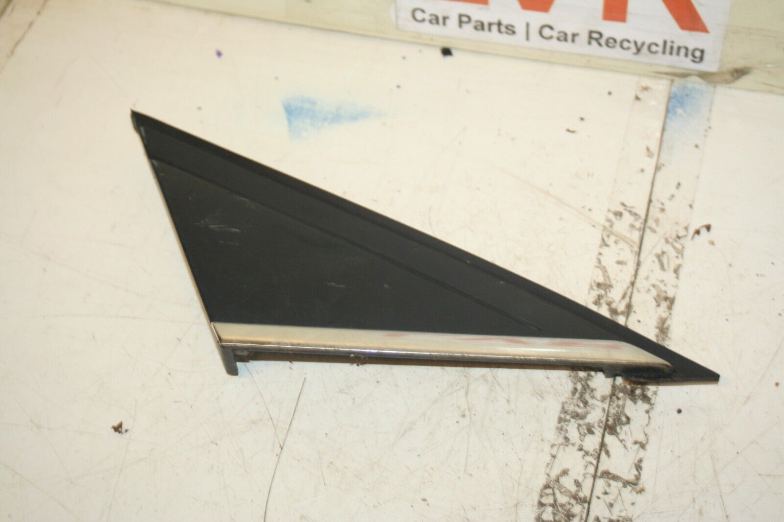 (6B) 2013 FORD FOCUS 1.0 ECOBOOST. OUTER WING TRIM DRIVER SIDE