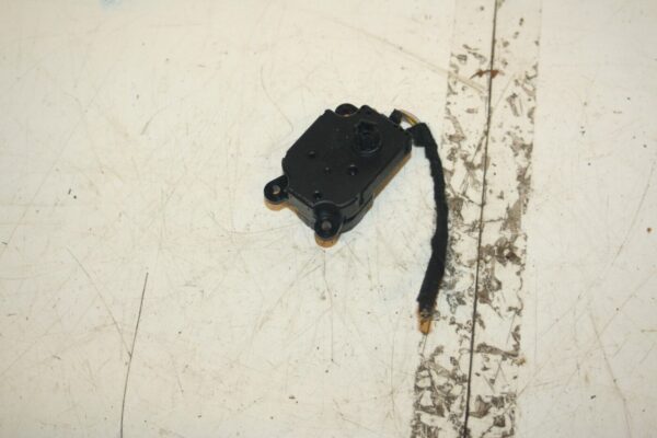(6B) 2013 FORD FOCUS 1.0 ECOBOOST. HEATED CONTROL FLAP MOTOR - Image 2