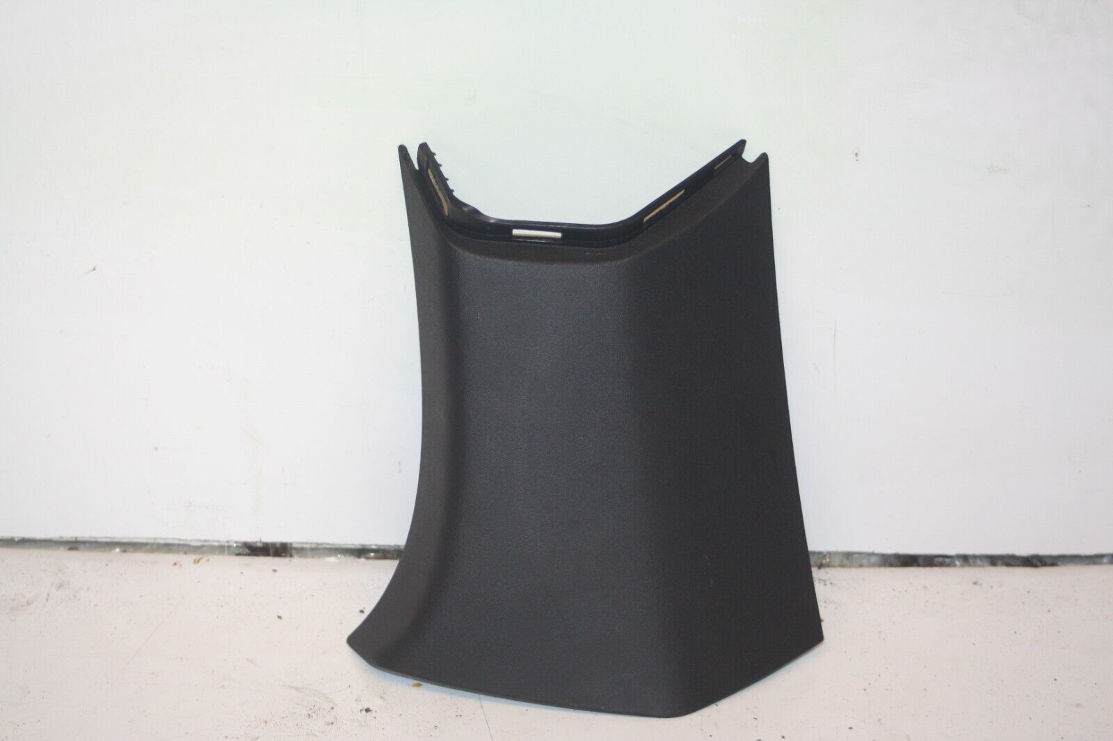2010 CITROEN DS3. 9683335777 DRIVERS SIDE C PILLAR PANEL TRIM