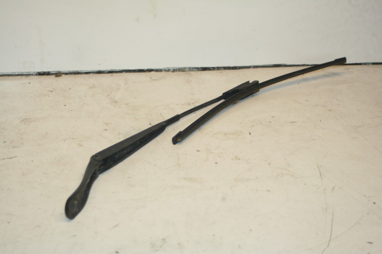 2010 CITROEN DS3. WIPER ARM
