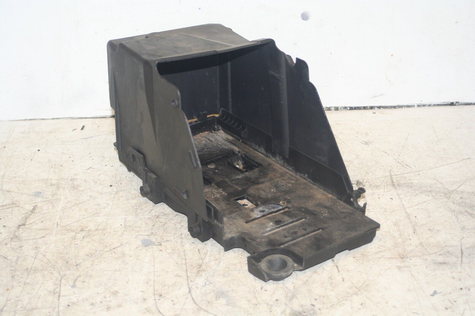 2011 FORD S MAX TITANIUM ECOBOOST. BATTERY TRAY HOUSING