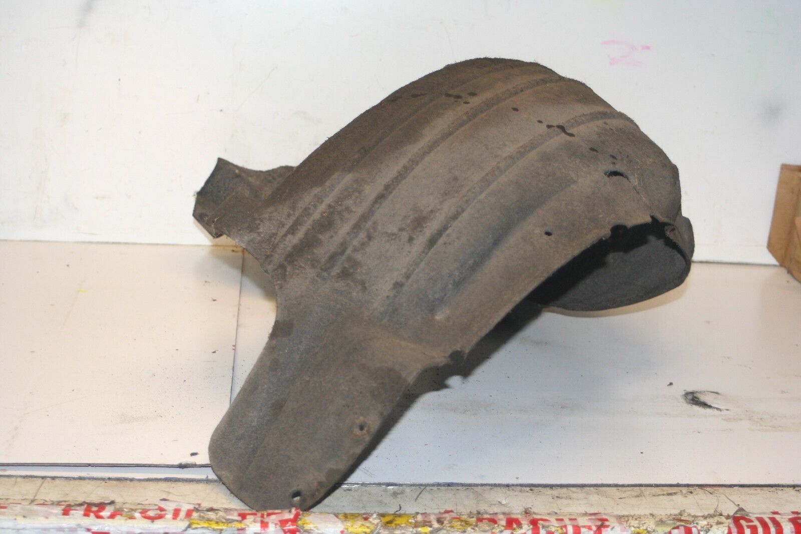 2011 FORD S MAX TITANIUM ECOBOOST. INNER WHEEL ARCH LINER - Image 2