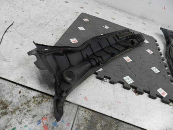 (133) 2005 TOYOTA AVENSIS. SCUTTLE PANEL DRIVER SIDE - Image 2