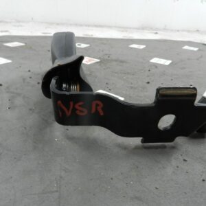 (133) 2005 TOYOTA AVENSIS. PASSENGER SIDE REAR SEATBELT BUCKLE