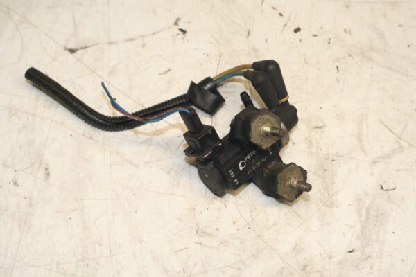 2001 LAND ROVER DISCOVERY 2 TD5. VACUUM SOLENOID - Image 2