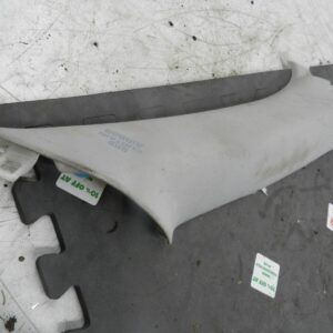 (133) 2005 TOYOTA AVENSIS. C PILLAR LOWER TRIM PASSENGER SIDE