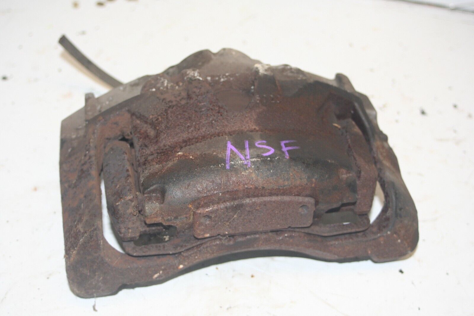 2011 FORD S MAX TITANIUM ECOBOOST. PASSENGER SIDE FRONT BRAKE CALIPER + CARRIER
