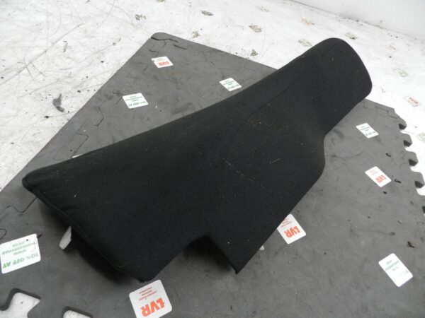 (133) 2005 TOYOTA AVENSIS. REAR SEAT SIDE BOLSTER