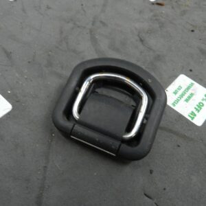 (133) 2005 TOYOTA AVENSIS. TIE DOWN HOOK EYELET