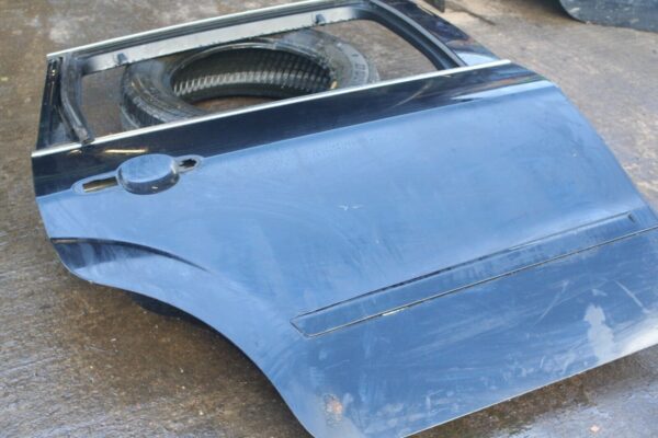 2011 FORD S MAX TITANIUM ECOBOOST. DRIVER SIDE REAR DOOR SHELL IN BLACK - Image 2