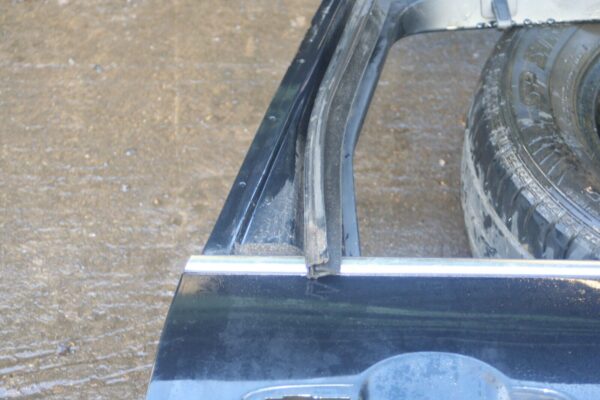 2011 FORD S MAX TITANIUM ECOBOOST. DRIVER SIDE REAR DOOR SHELL IN BLACK - Image 5